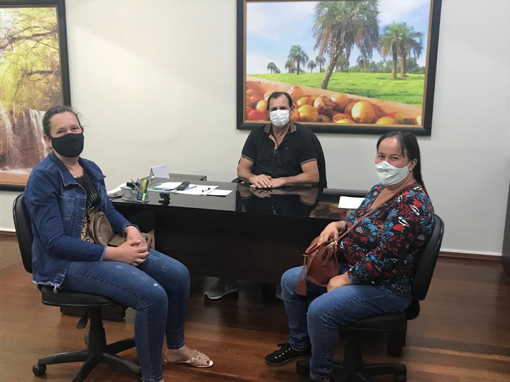 Governo Municipal recebe representantes da Associação Ecos da Terra